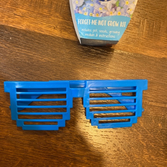 NEW GARDEN TOOL SET FOR KIDS BUCKET HAT + PLAY GLASSES - Picture 5 of 6